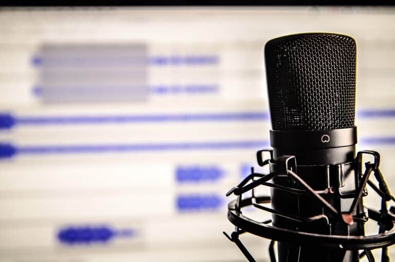 Top 10 Most Popular Podcasts to Teach You How to Start a Podcast for Free (2023)